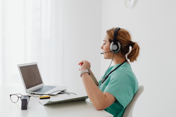 healthcare virtual assistant