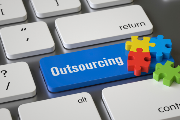outsourcing vs insourcing 1