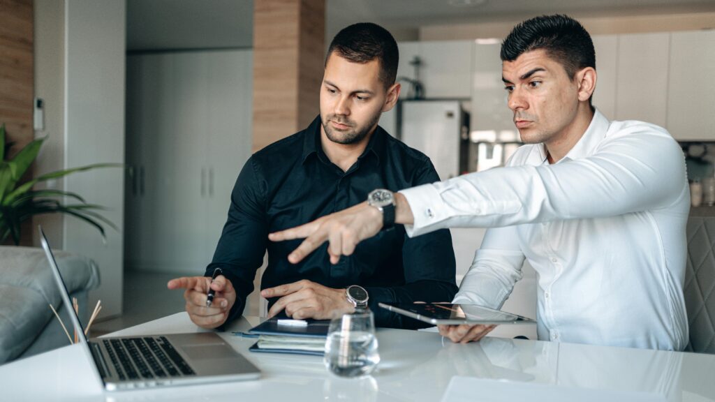 Operations Consulting vs Remote Team: A Practical Decision Guide for Startups and SMBs